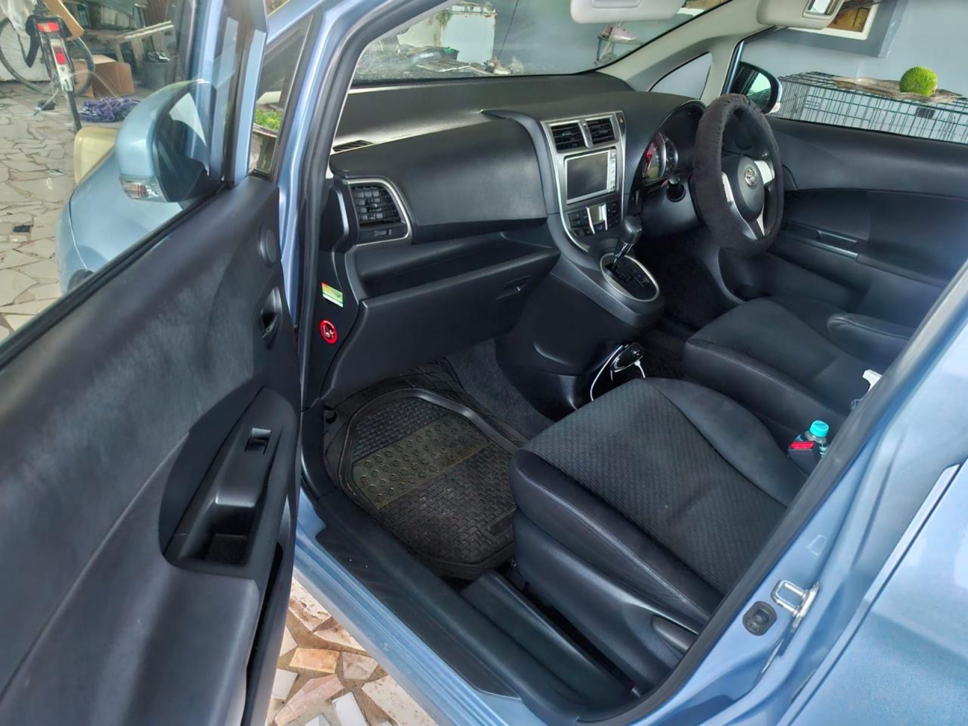 2011 Toyota Ractis
