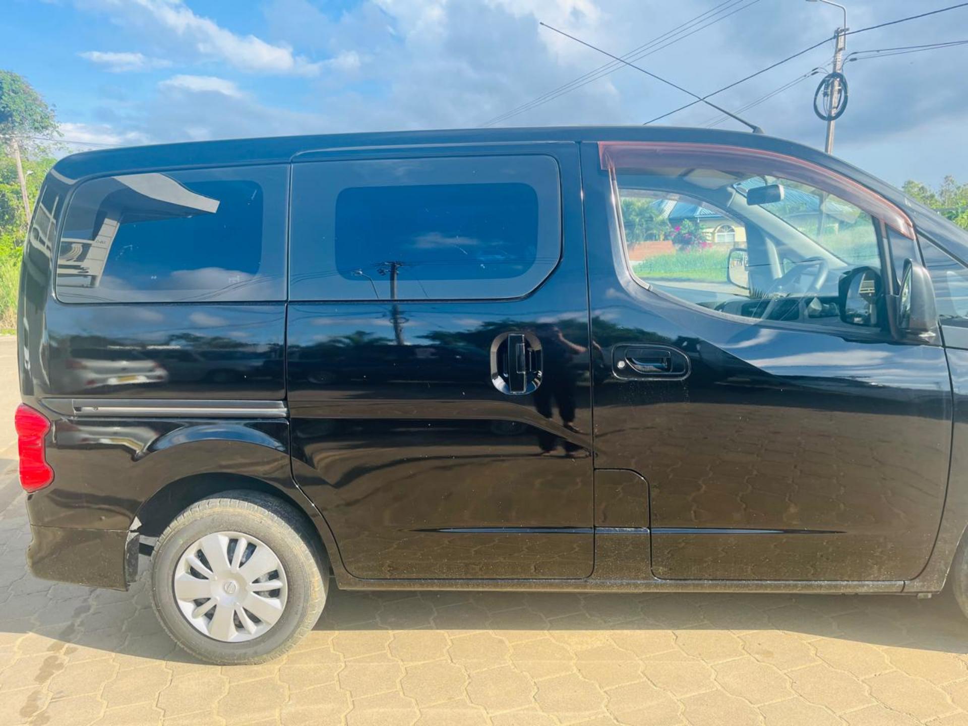 2012 Nissan E-NV200