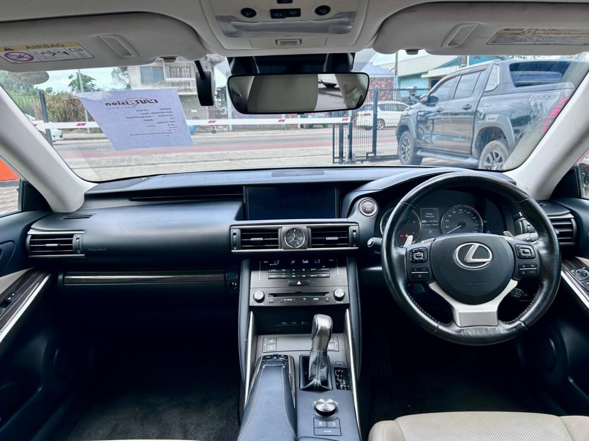 2017 Lexus IS 300