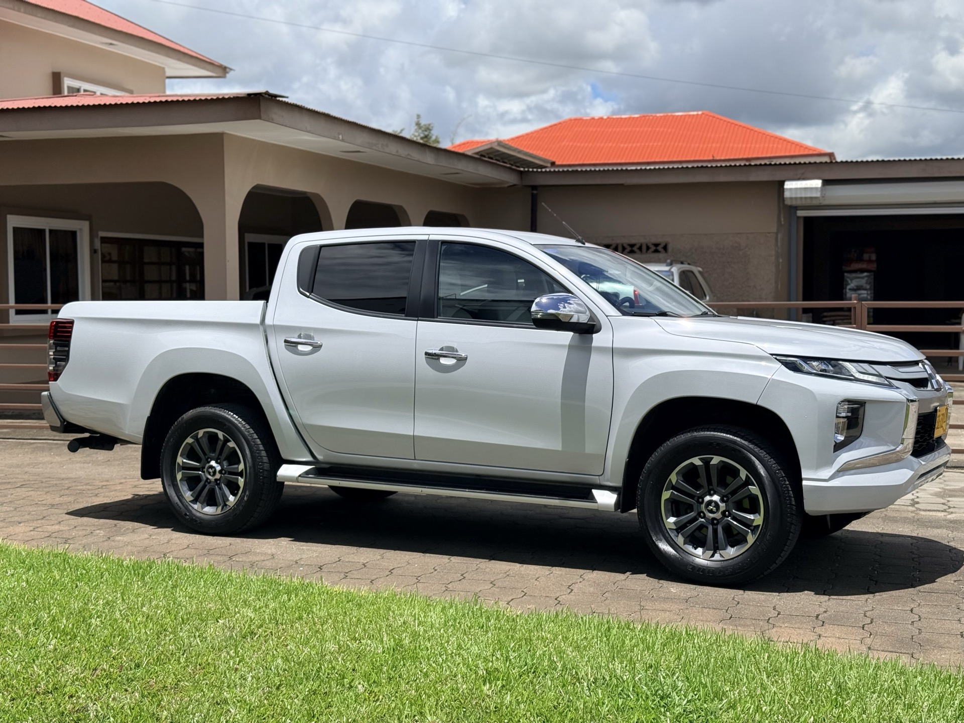 2021 Mitsubishi L200