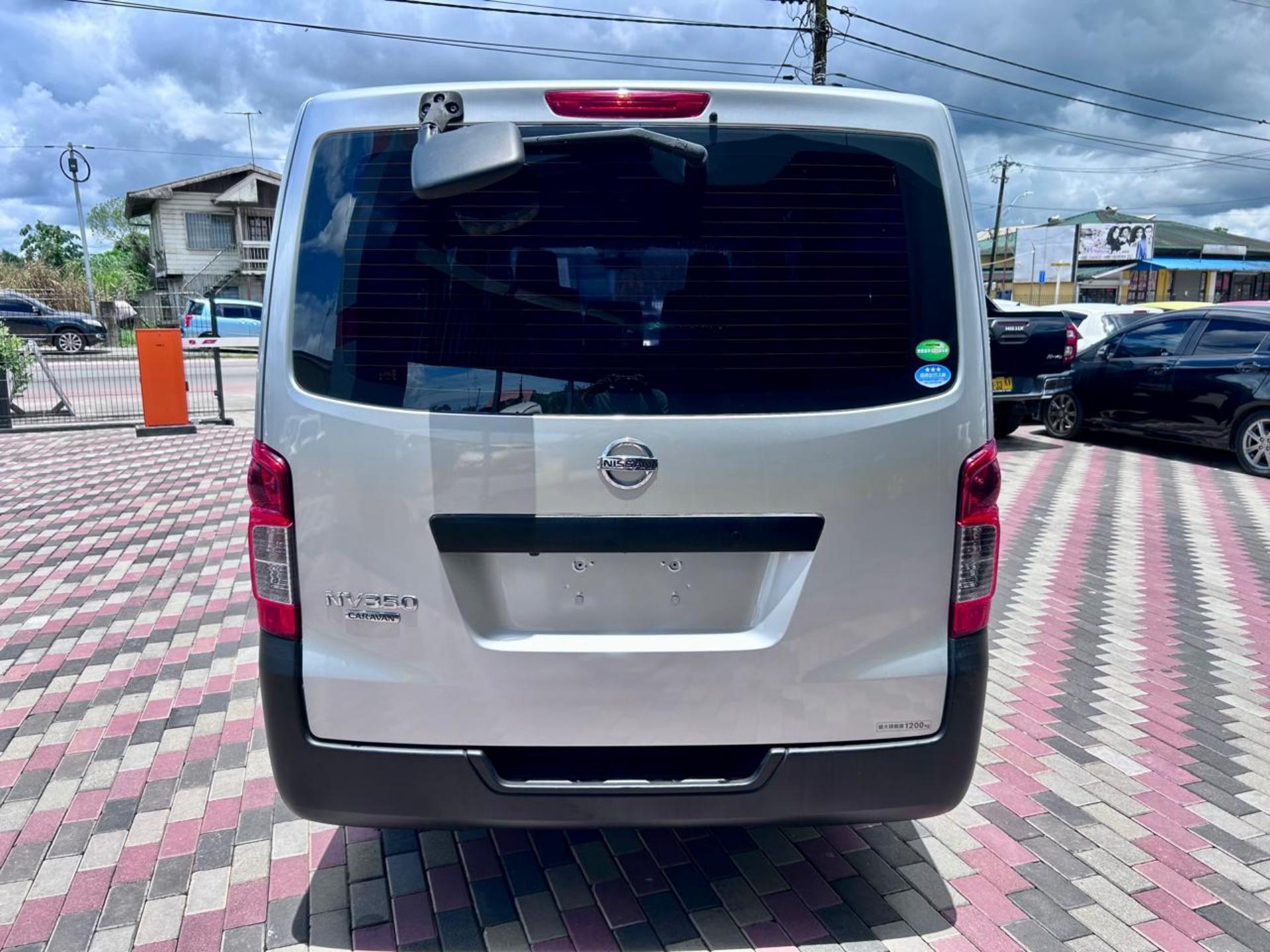 2018 Nissan NV300
