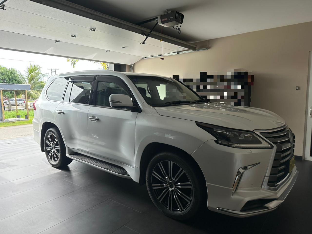 2019 Lexus LX 570