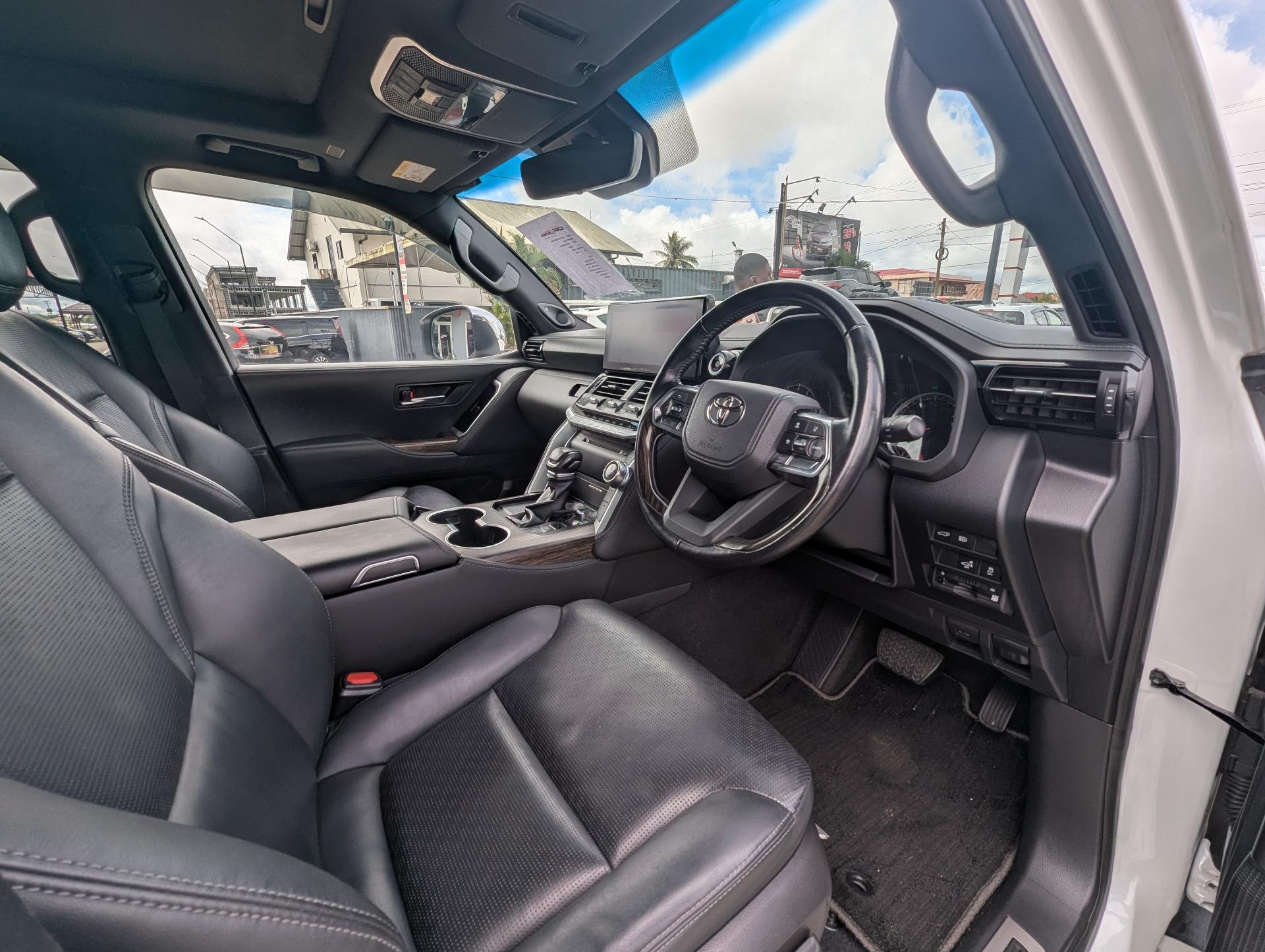 2021 Toyota Land Cruiser