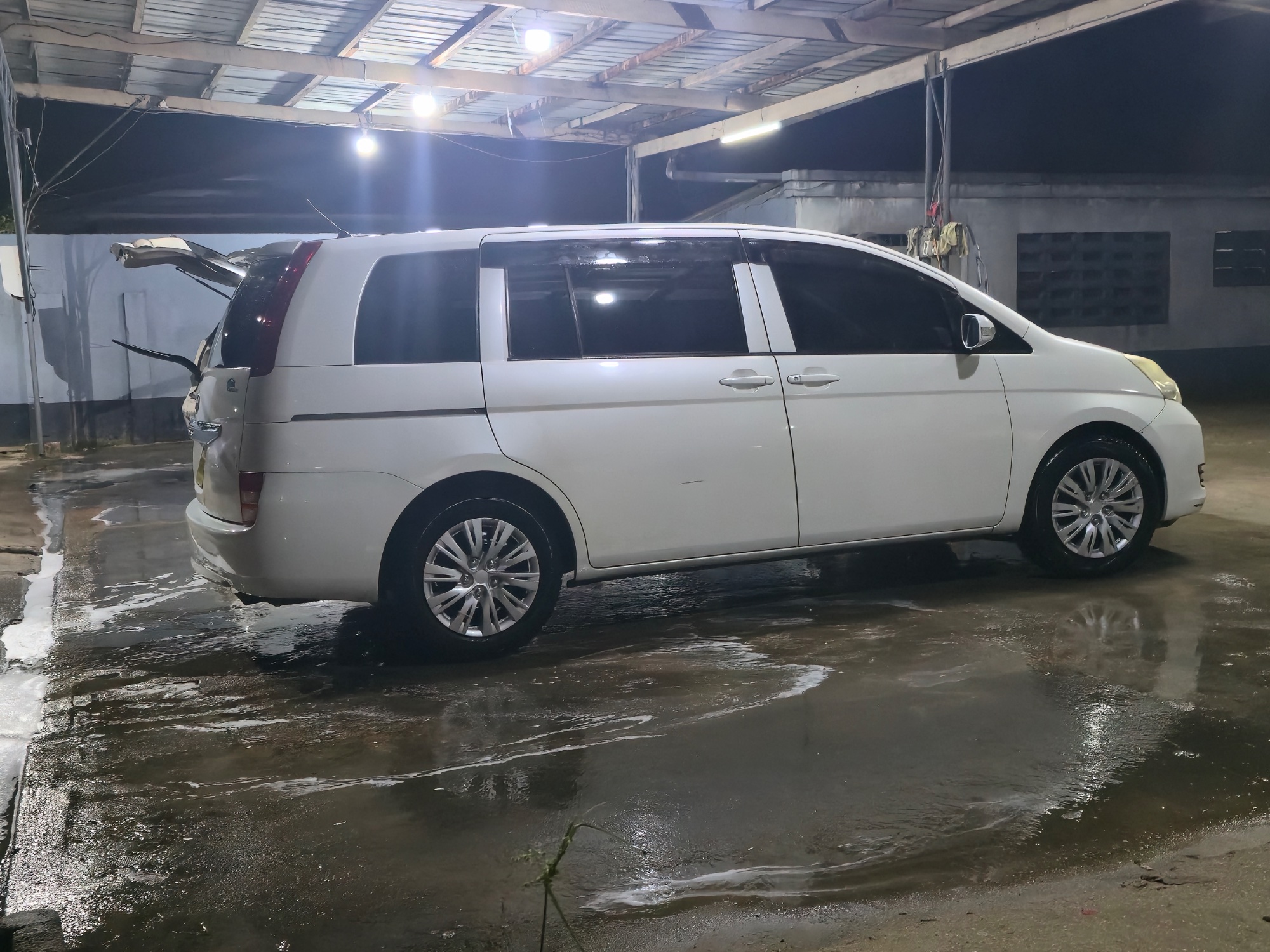 2008 Toyota Isis