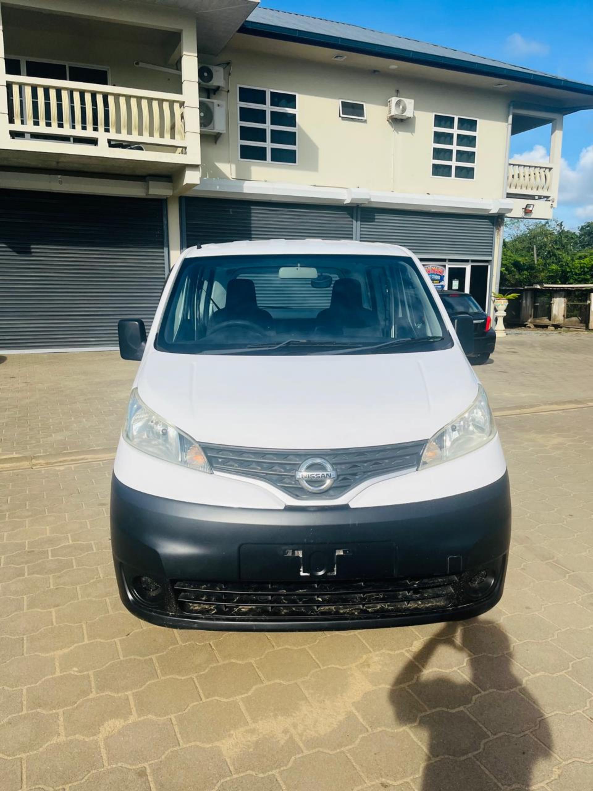 2009 Nissan E-NV200