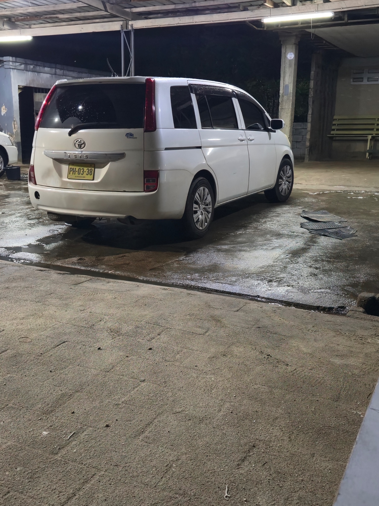 2008 Toyota Isis