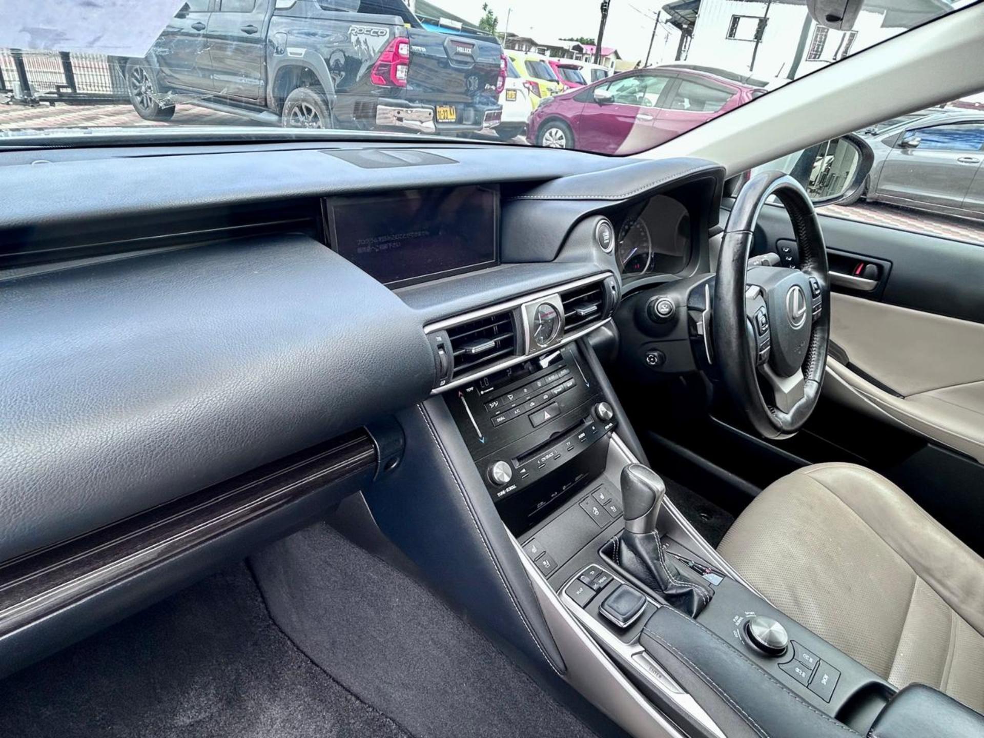 2017 Lexus IS 300