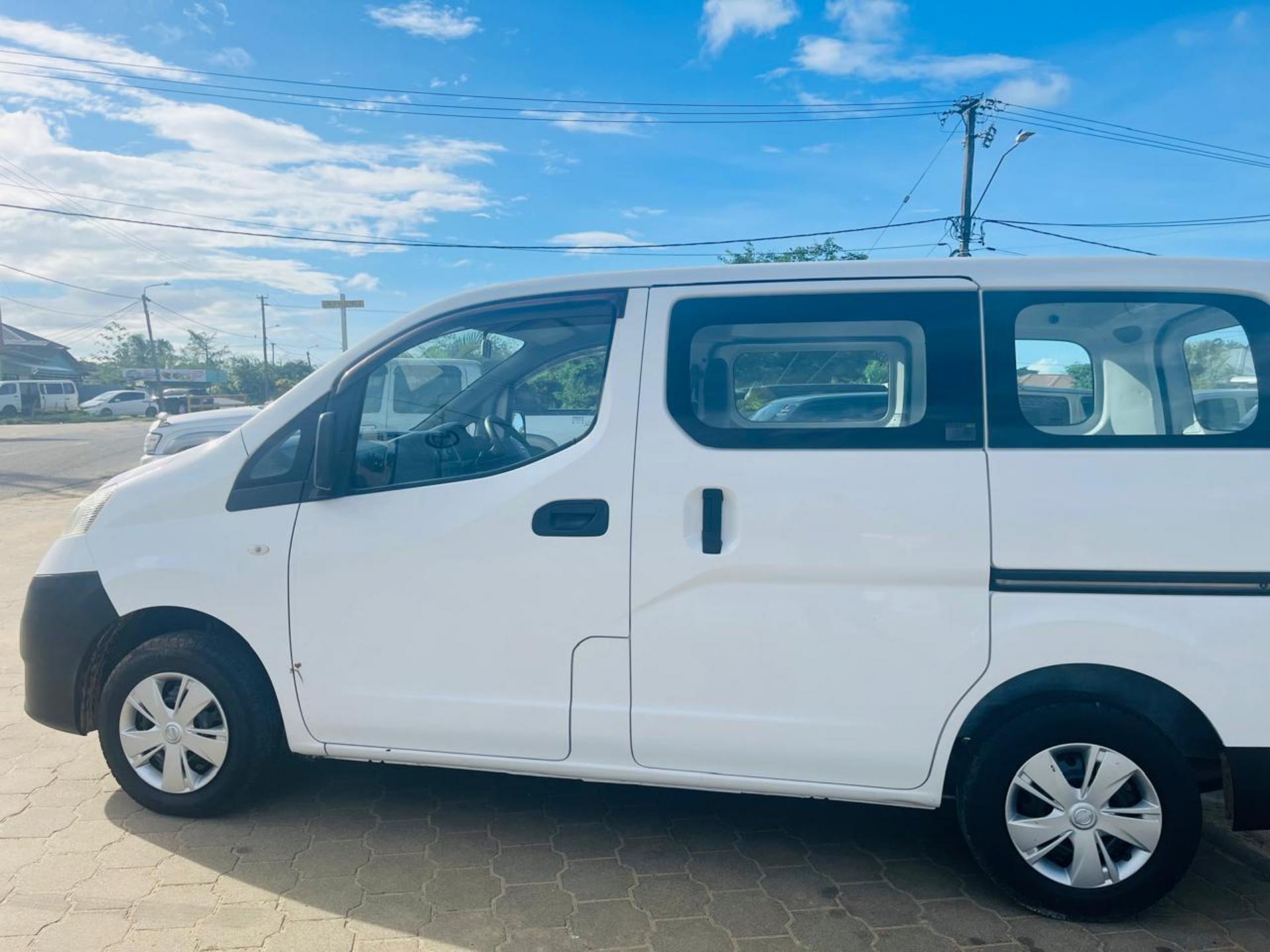 2009 Nissan E-NV200