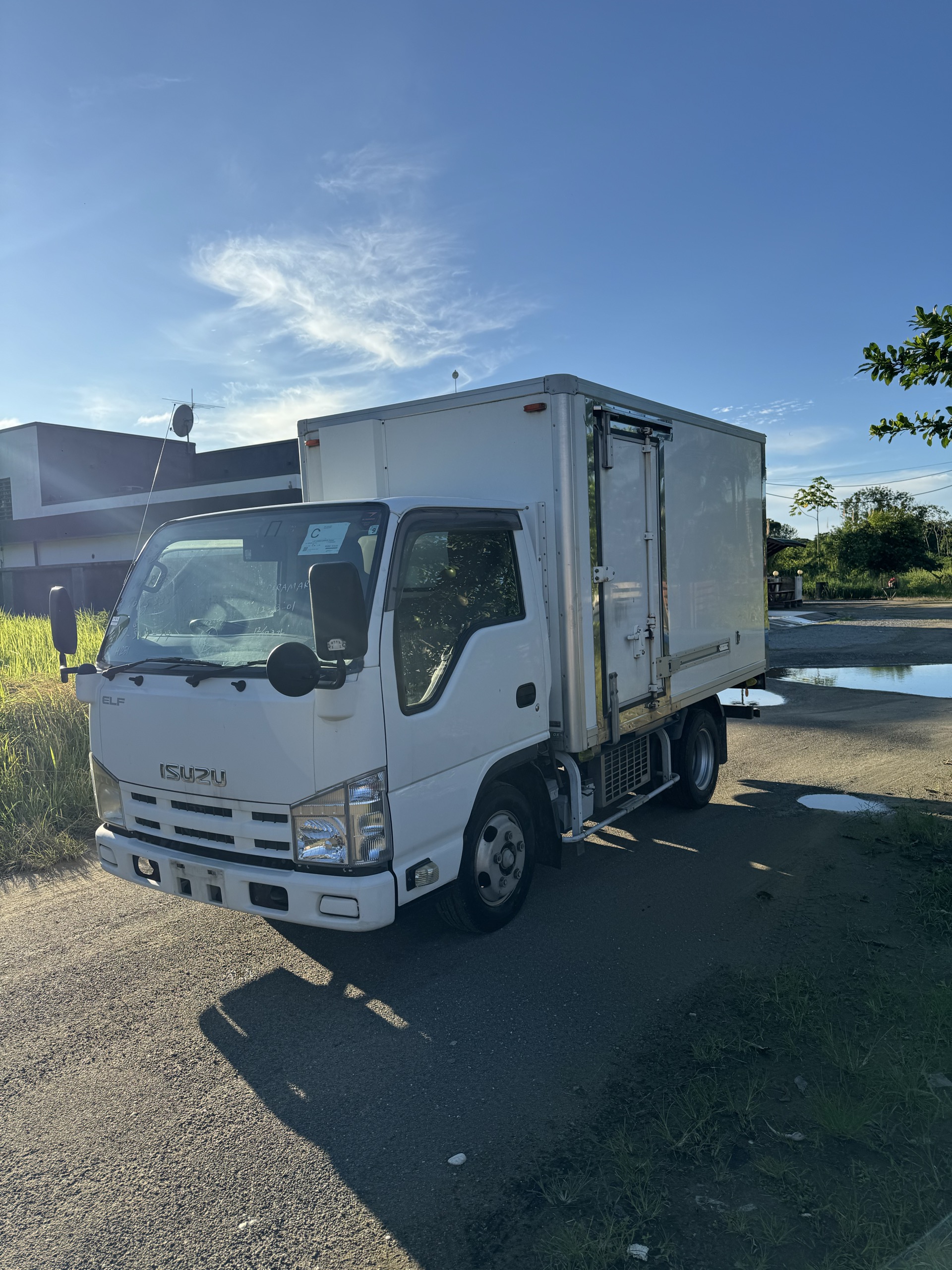2014 Isuzu Elf