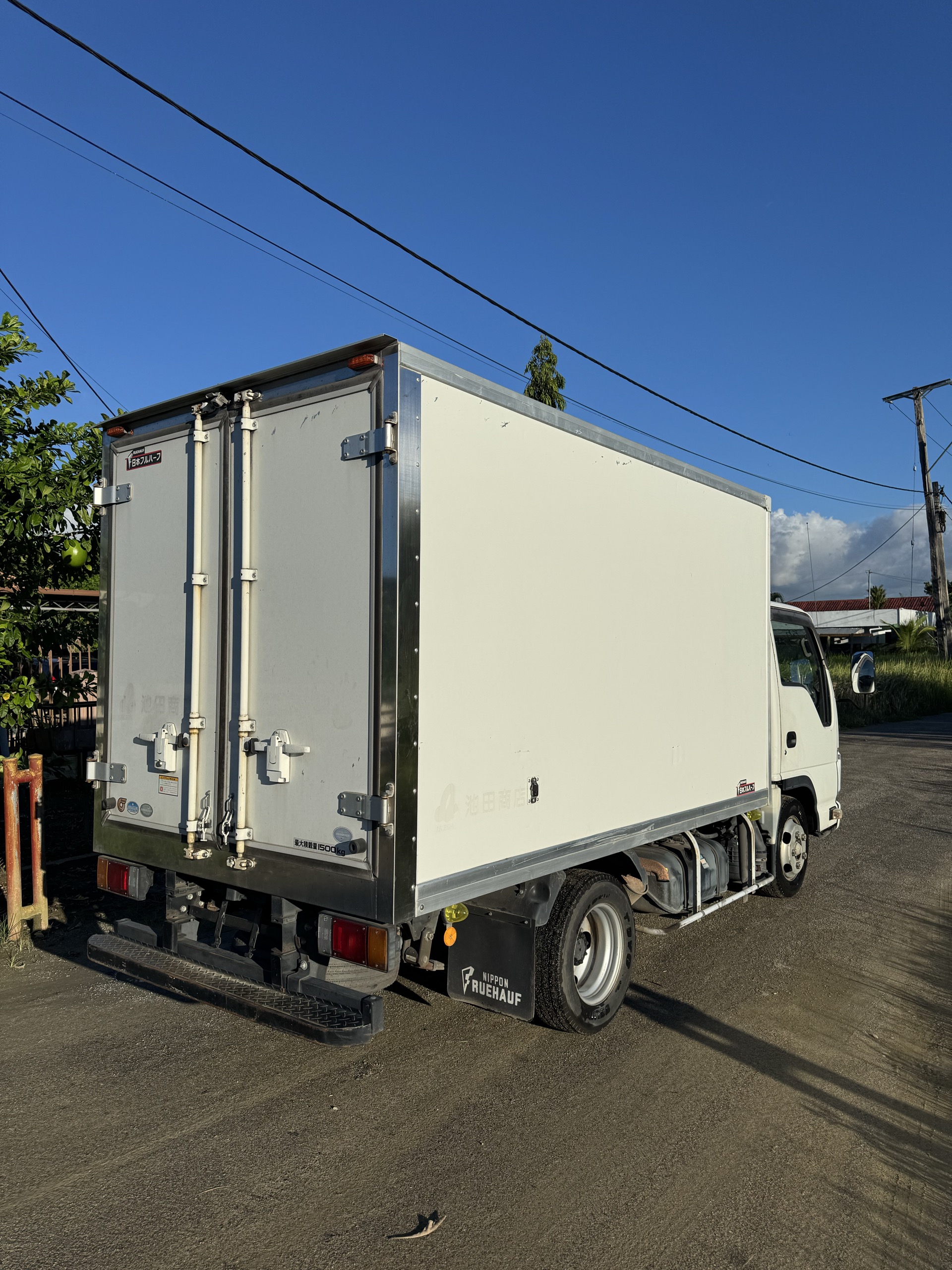 2014 Isuzu Elf