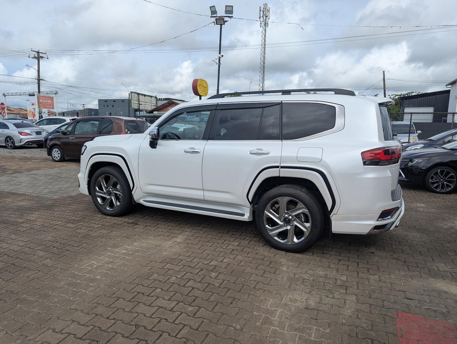 2021 Toyota Land Cruiser