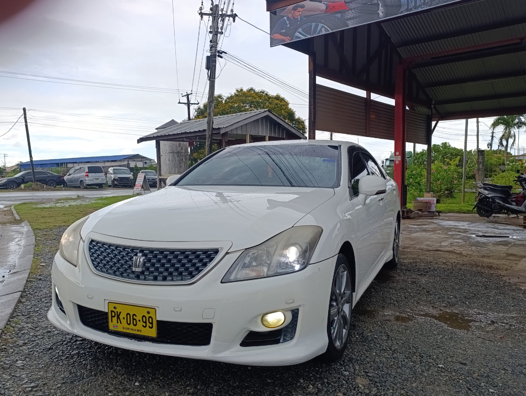 2011 Toyota Crown