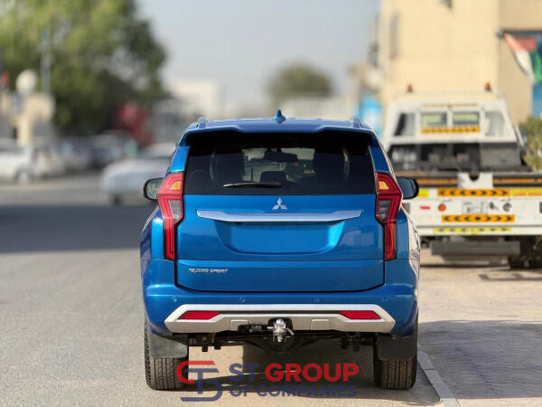 2022 Mitsubishi Pajero
