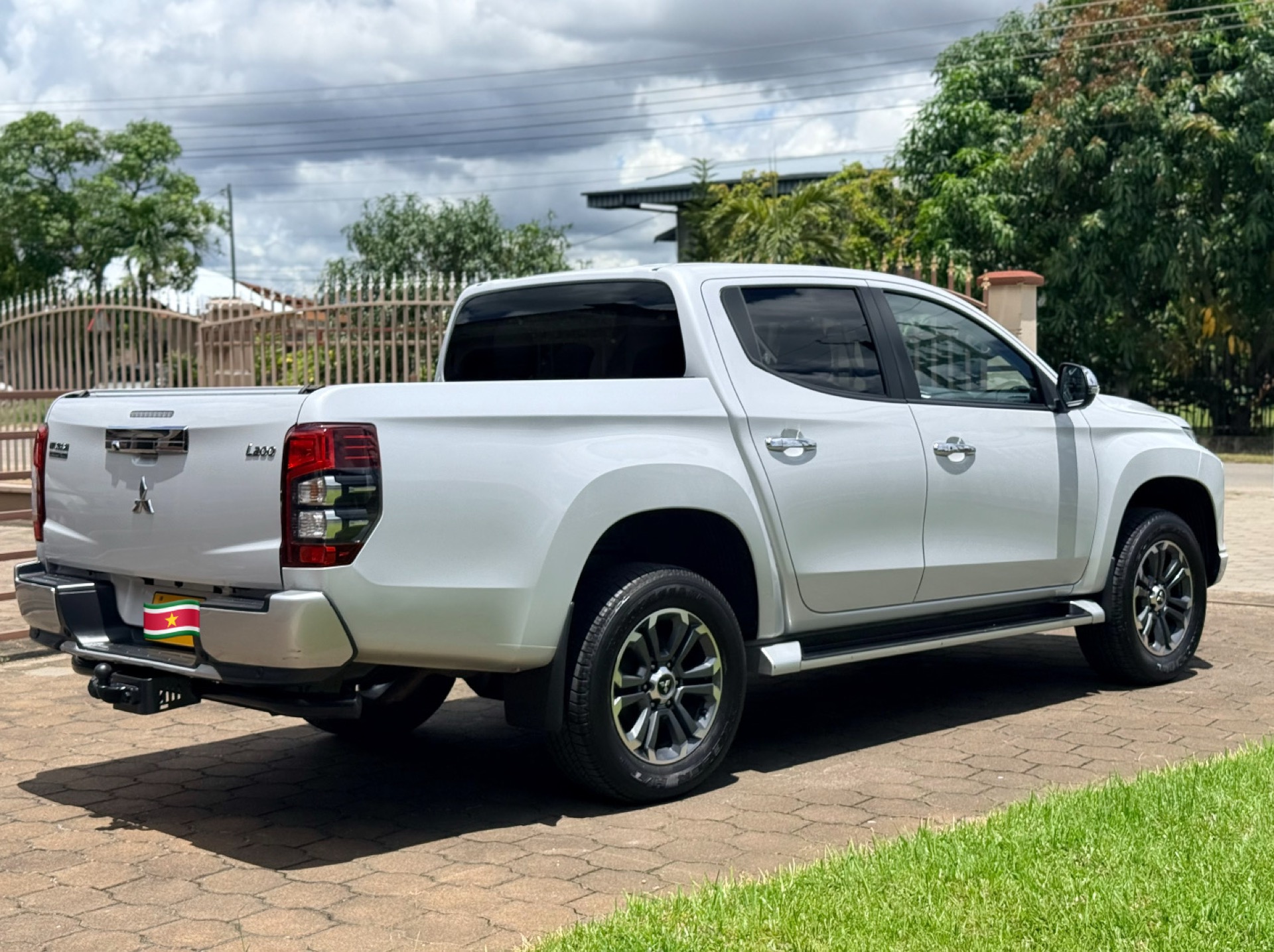 2021 Mitsubishi L200