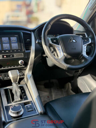2022 Mitsubishi Pajero